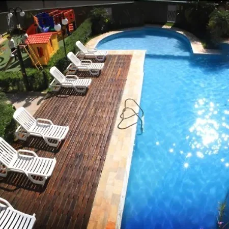 Piscina do hotel